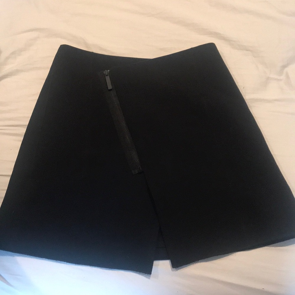 Kendall & Kylie size small high waisted skirt